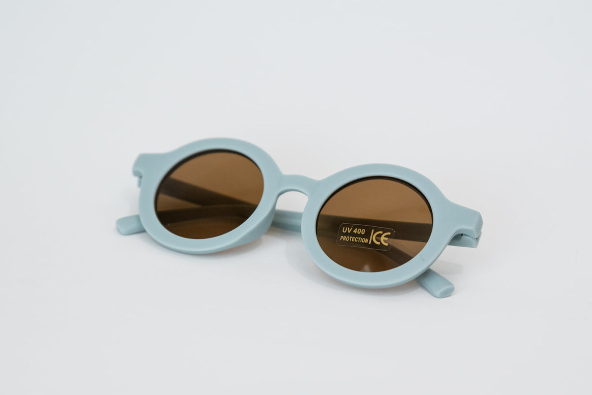 http://www.babeehivegoods.com/cdn/shop/products/babeehive-sunglasses-2_1200x.jpg?v=1653004548